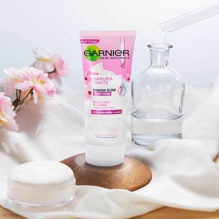 Cek Ingredients Garnier Sakura White Pinkish Glow Whip Foam terbaru