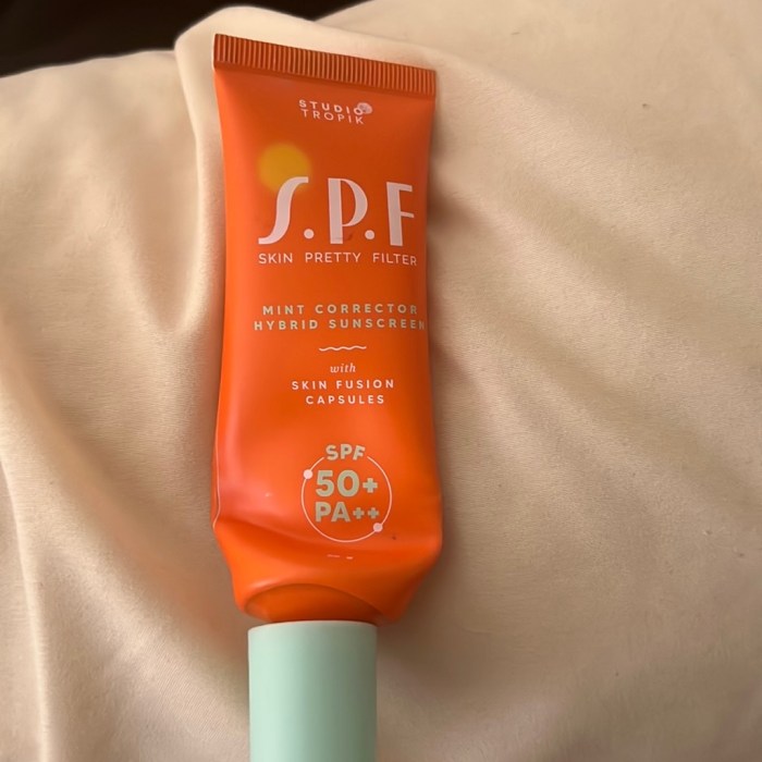 Cek Ingredients Glowlabs Soothe and Sooth The Sun Hybrid sunscreen SPF 50 PA++