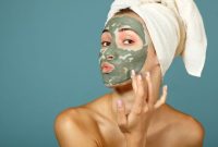 masker glow tea perawatan wajah wanita kecantikan