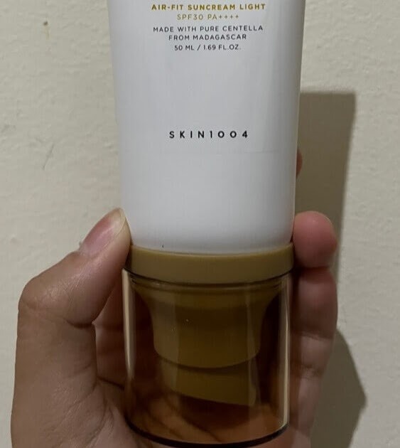 Cek Ingredient Skin1004 Madagascar Centella Air Fit Sun Cream Light SPF 30 PA++++ (Tutup cokelat)