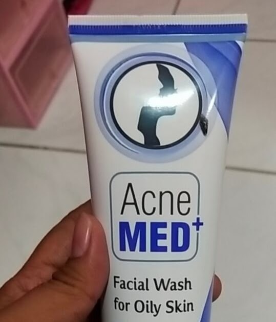 Cek Ingredients AcneMed Facial Wash For Oily Skin