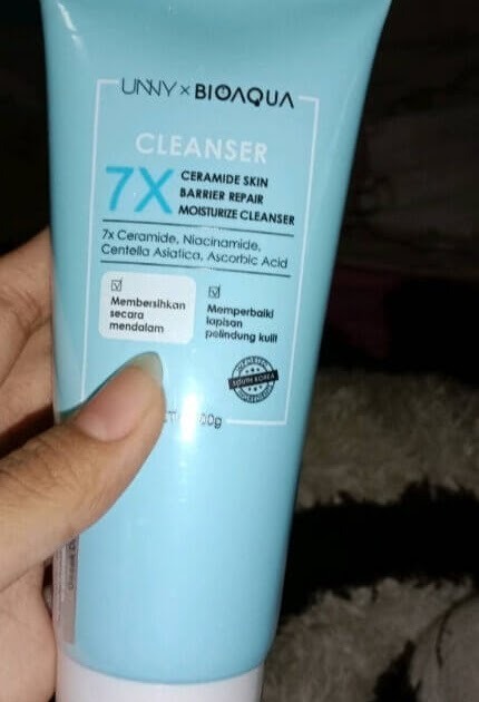 Cek Ingredients Bioaqua 7x ceramide Skin Barrier Moisturize Cleanser