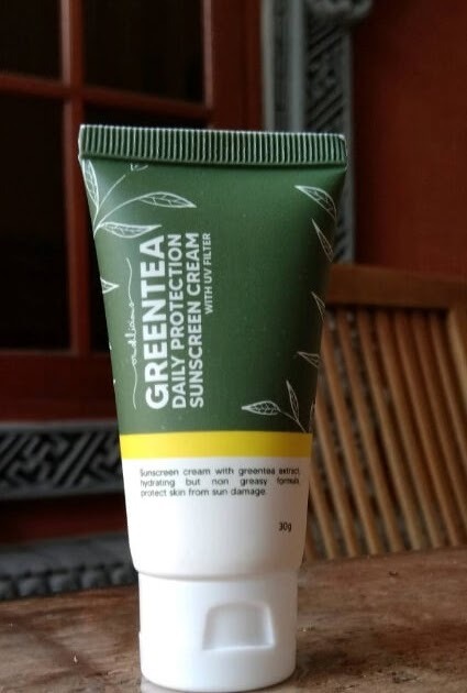 Cek Ingredients Crushlicious Greentea Daily Protection Sunscreen SPF 50 PA ++++
