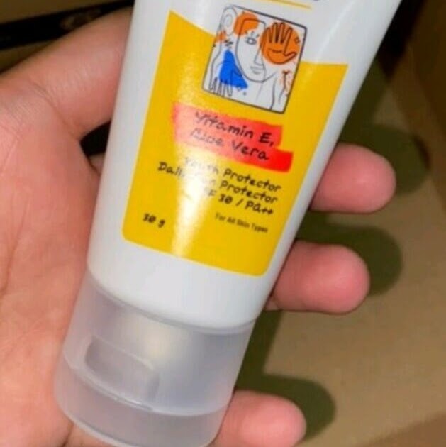 Cek Ingredients DERMIES Hellow Glow Daily Sun Protector SPF 30 PA++