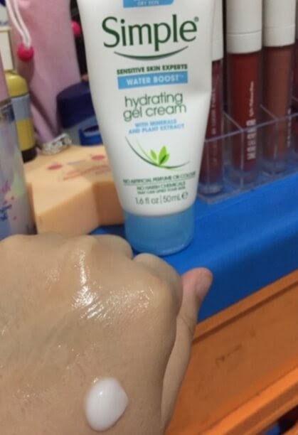 Cek Ingredients Simple Water Boost Hydrating Gel Cream