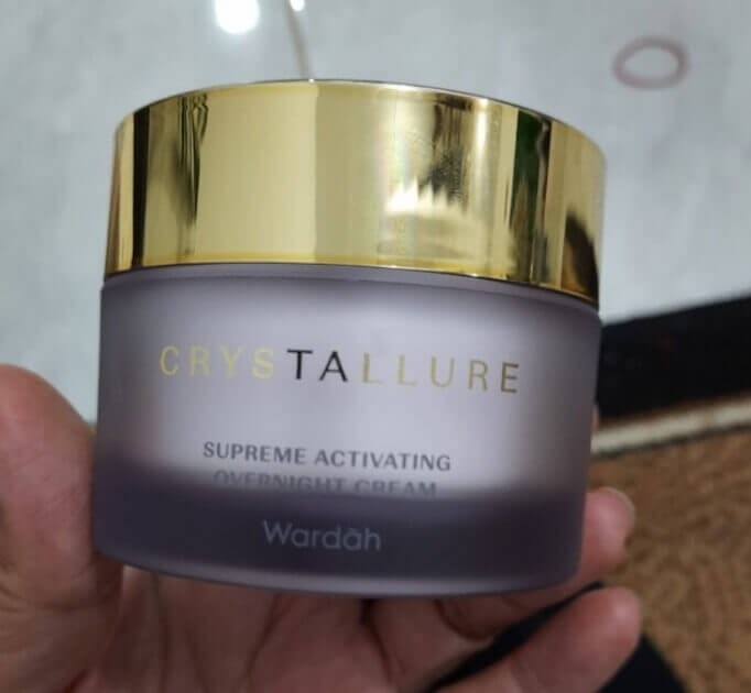Cek Ingredients Wardah Crystallure Overnight Cream