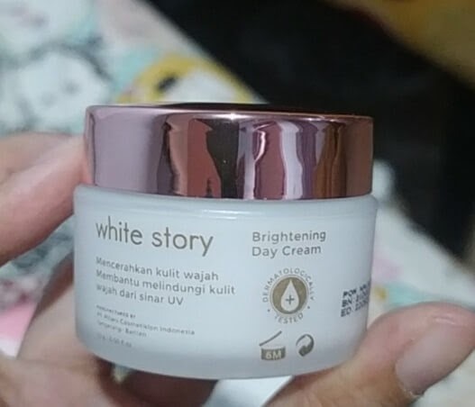 Cek Ingredients White Story Brightening Day Cream