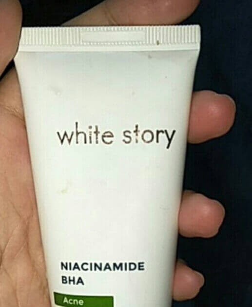 White Story Acne Face Wash