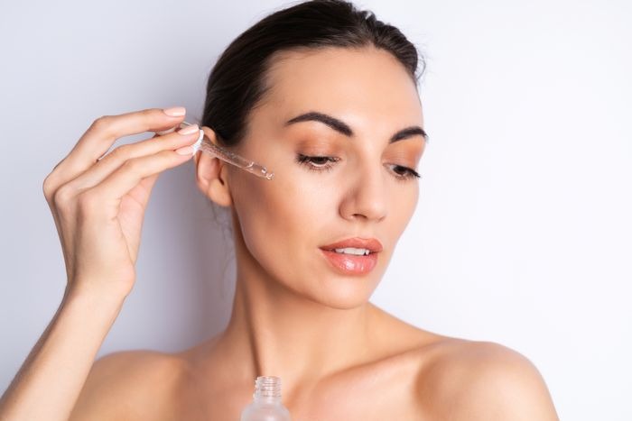 Jika kamu sudah berusia 20-an, sudah saatnya kamu mencoba merawat kulit dengan retinol. Jika kamu sudah berusia 20-an, sudah saatnya kamu mencoba merawat kulit dengan retinol.
