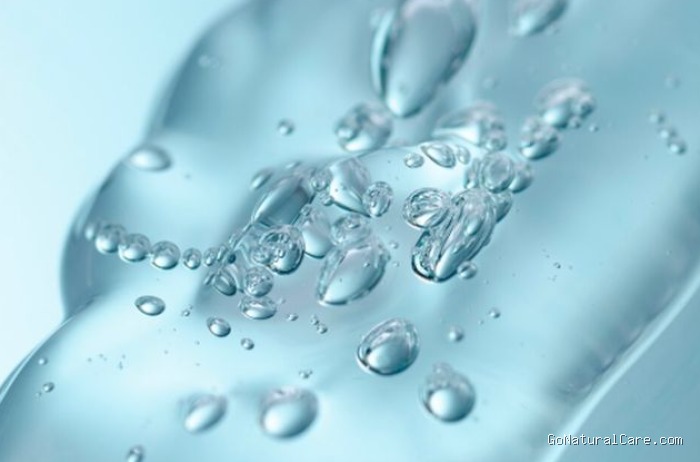 Hyaluronic acid dikenal sebagai bahan yang mampu menghidrasi kulit secara maksimal. Kandungannya membantu membuat kulit terlihat lebih kenyal dan halus./ Foto: magnific.com