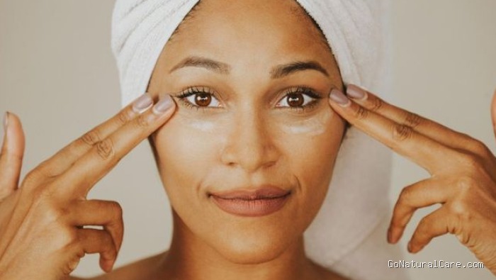 Jangan lupakan eye cream dan sunscreen