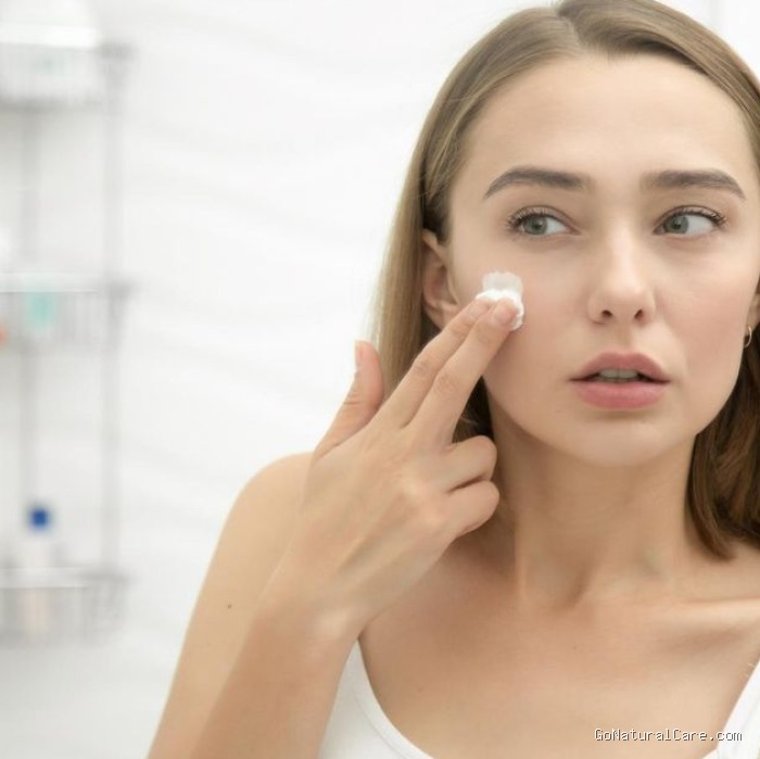 Ilustrasi jarang menggunakan sunscreen/foto: freepik.com