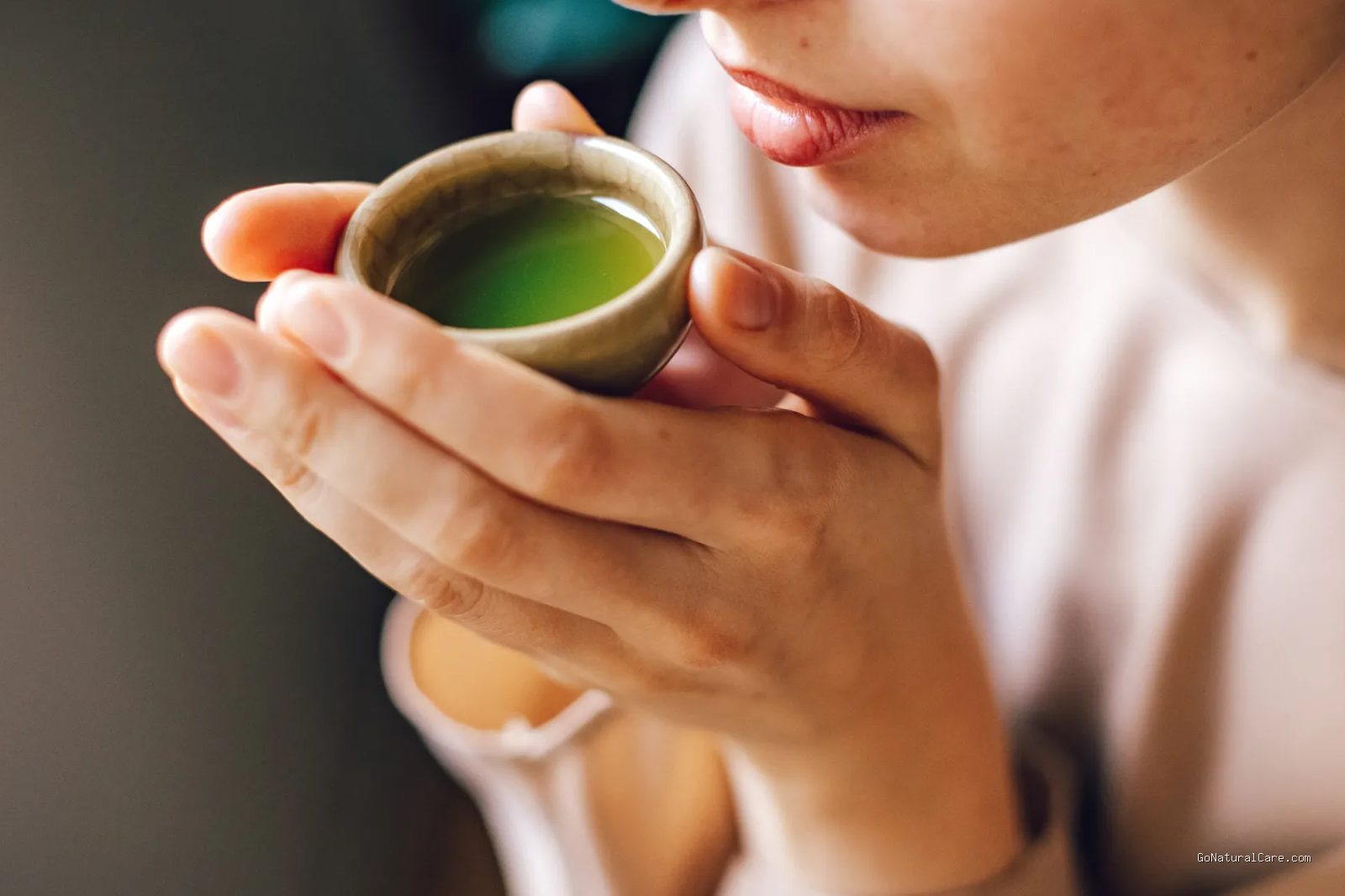 Photo by ROMAN ODINTSOV via Pexels - Rahasia Kulit Glowing: 5 Manfaat Teh Hijau untuk Wajah Cerah