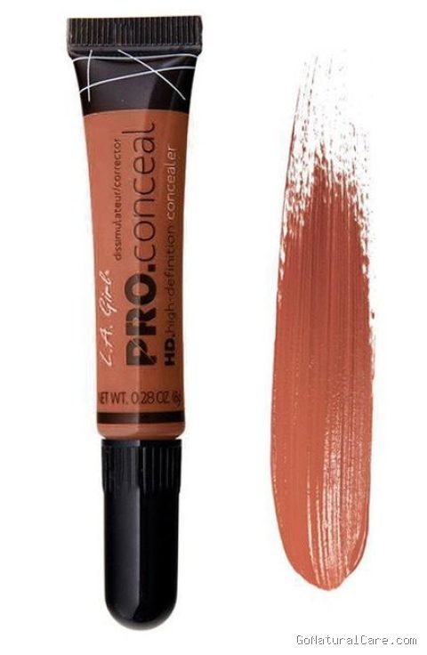 Photo by beautynesia.id - Cara Memilih Warna Concealer Oranye yang Tepat untuk Mata Panda