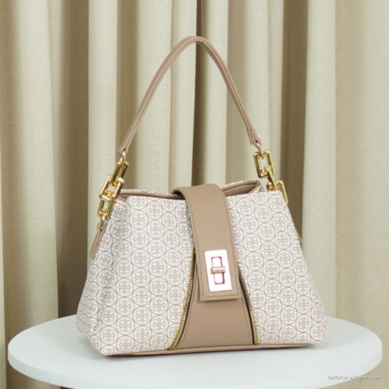 Photo by shopee.co.id - Rekomendasi Model Tas Tangan Wanita untuk Tampil Modis