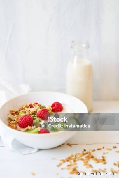 Resep Hair Mask Yogurt Tawar dan Minyak Gandum Buat Atasi Batang Mengembang